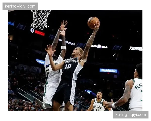 马刺队防守资源丰富 文班协防护框基础牢固